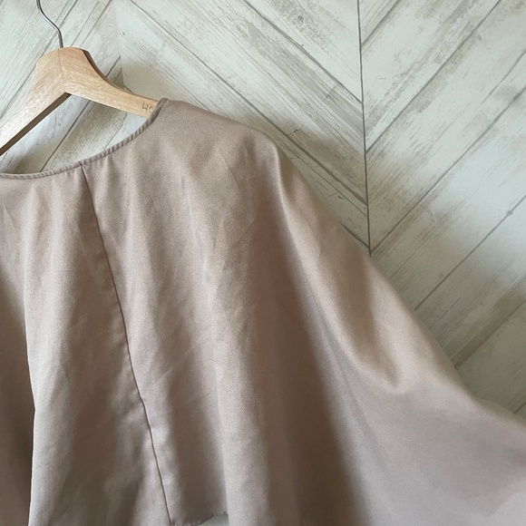 Beige Two-Piece Outfit - Picture 15 of 15